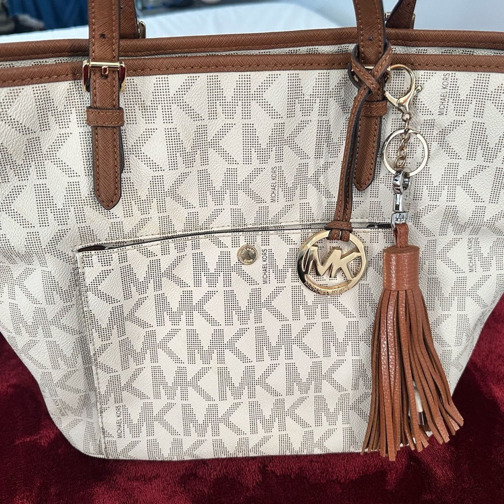 Michael Kors Cream and Brown Logo Tote with VGC - Picture 2 of 9